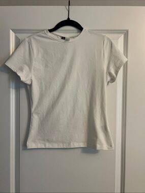 H&M White Short Sleeve Crewneck Tee - women NWT